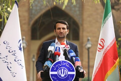 تخلفی در آزمون کیفیت بخشی رخ نداده/ برخورد با معلم بلاگرها /شروط صدور کارت پایان خدمت متعهدین خدمت