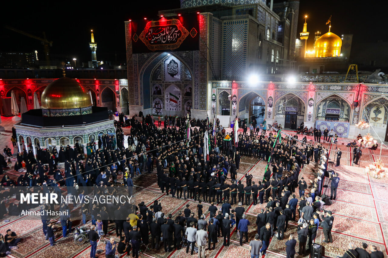 عزاداری زائران استان خراسان شمالی در حسینیه حرم امام رضا (ع)