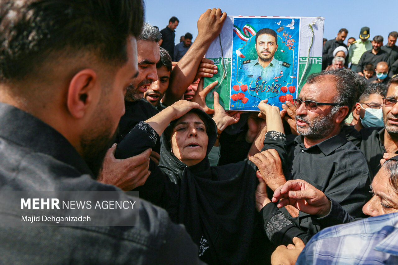 تصویر مراسم تشییع پیکر شهید مدافع امنیت در یزد