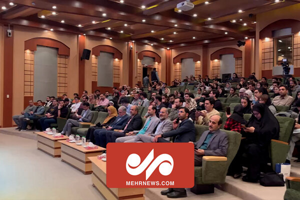 5236359 - آغاز مراسم پخش زنده پرتاب ماهواره هدهد و کوثر در پژوهشگاه فضایی