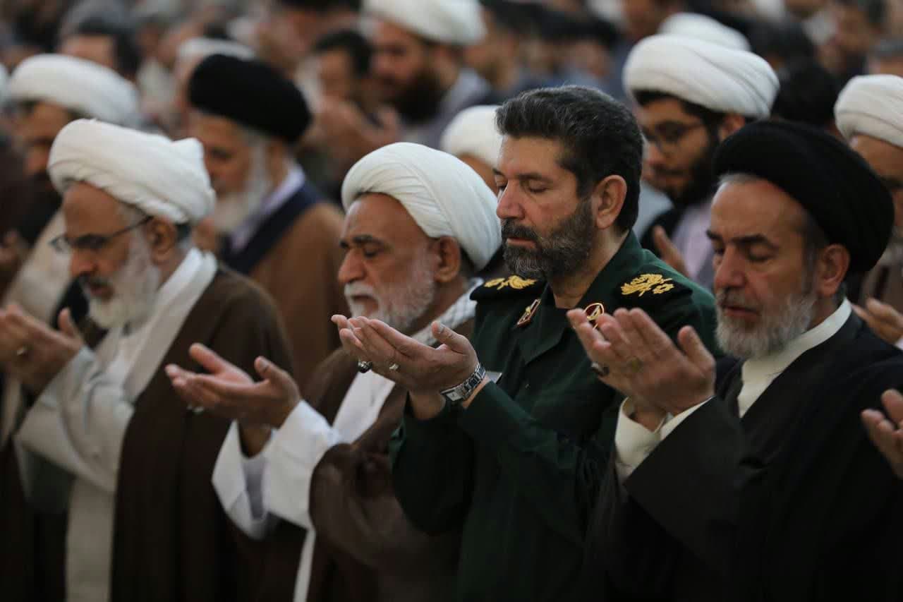 photo 2025 04 17 16 51 03 - عکس /همایش فرمانده هان پایگاه های تهران بزرگ حرم مطهر امام خمینی (ره)