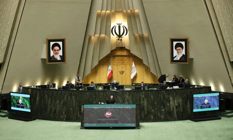 تقدیر مجلس از حضور عظیم مردم در راهپیمایی ۲۲ بهمن تقدیر مجلس از حضور عظیم مردم در راهپیمایی ۲۲ بهمن