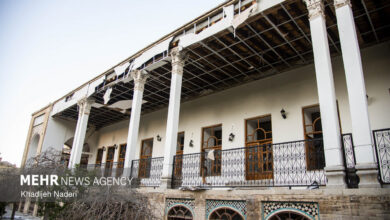 تصاویری از آسیب به بنای جهانی چهل‌ستون در جملات امروز به اصفهان