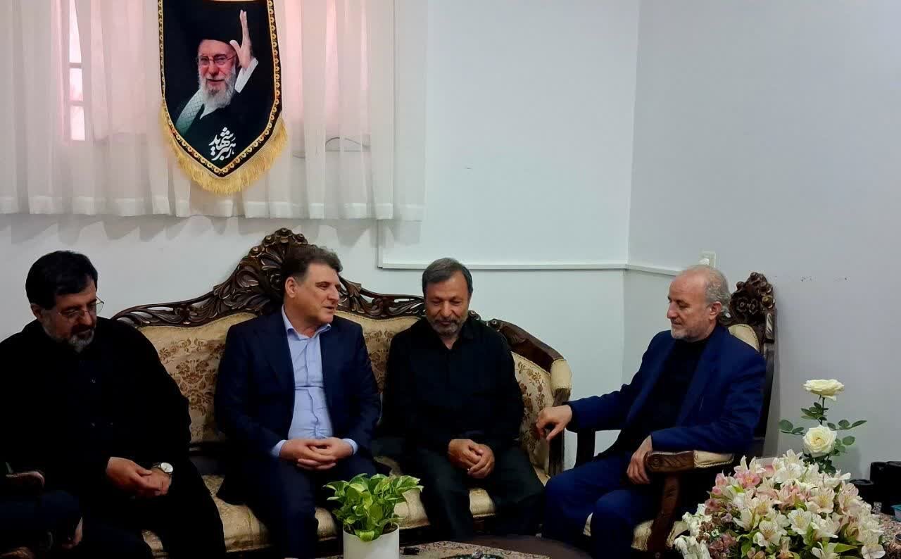 دیدار معاون سیاسی وزیر کشور با خانواده شهیدان رسولی در قم