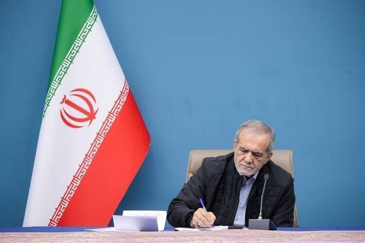 پزشکیان-فردوسی-با-شاهنامه-هویت-ایرانی-را-جاودانه-کرد.jpg